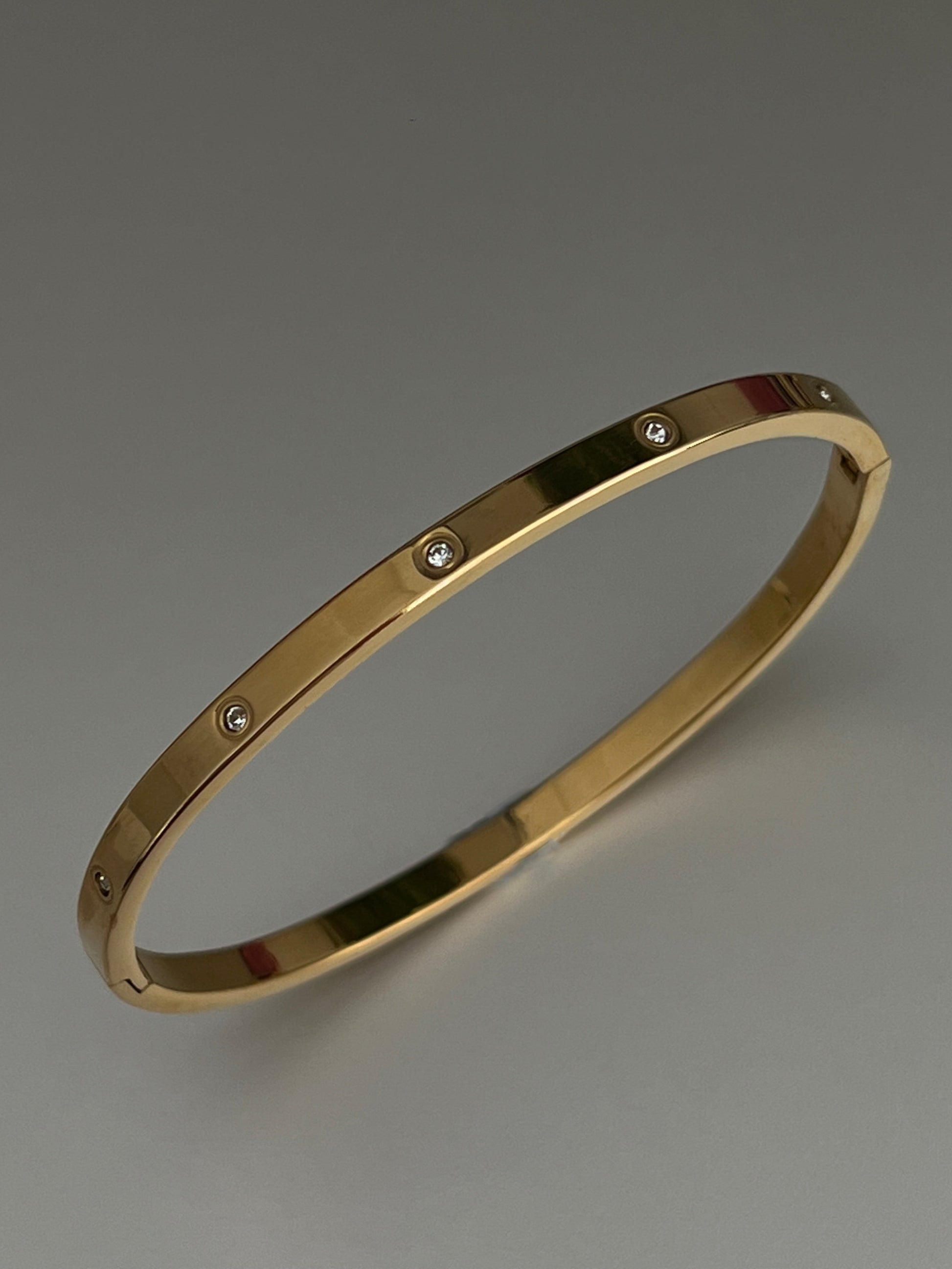 EverLuxe Eden Cuff – waterproof 18k gold-plated bracelet with high-shine finish