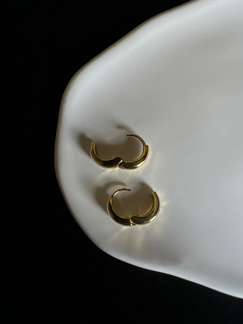 Minimal gold earrings for everyday wear