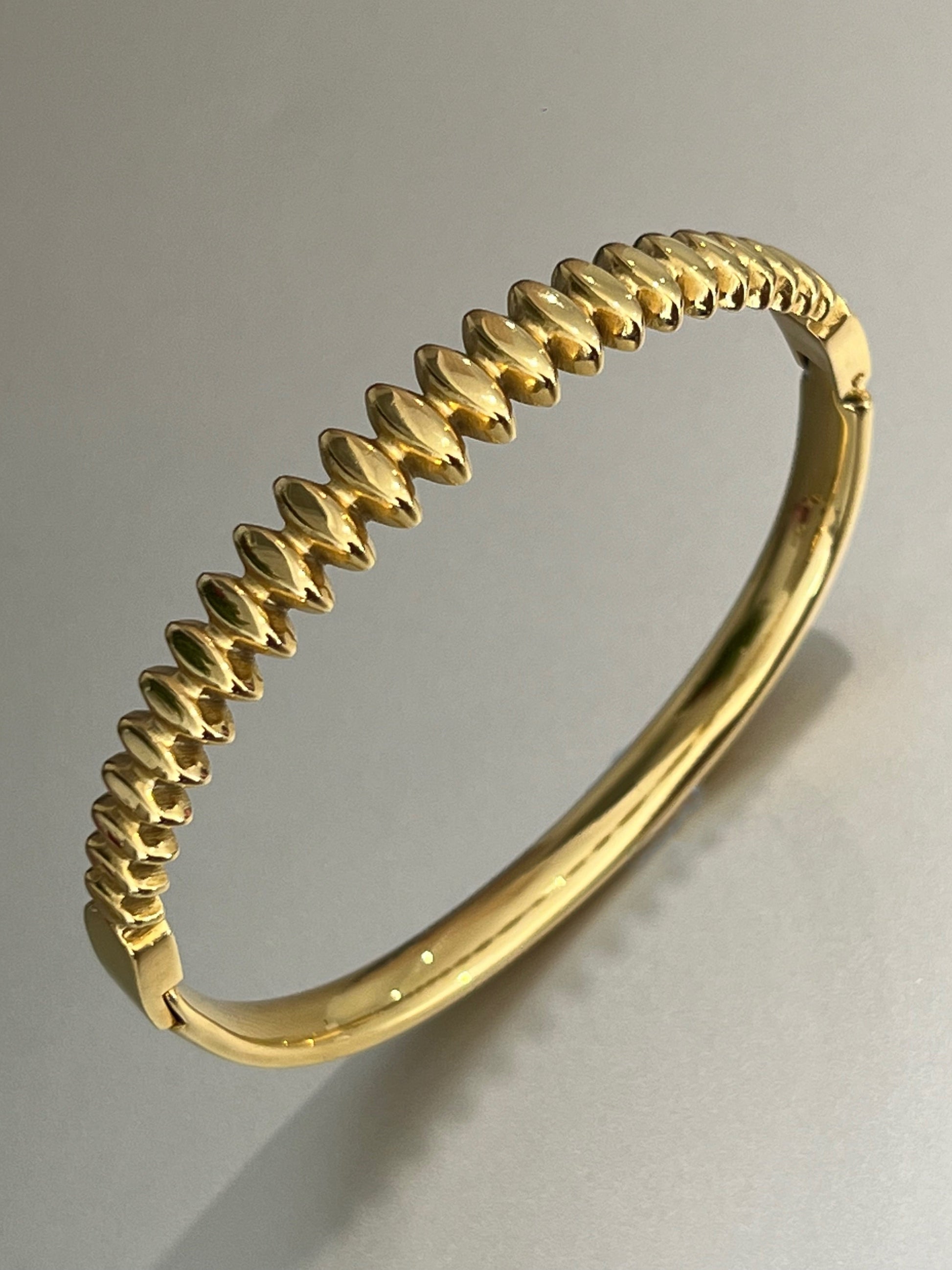 Gold sculpted curved bracelet – Lune Cuff by EverLuxe